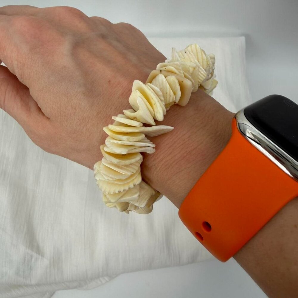 VINTAGE Sea Shell Chocker Bracelet Hand Made Shell bracelet with a boho vibe